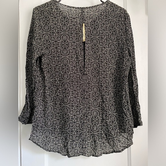 NWT Stetson Top Blouse Front Buttons Long Sleeve Roundneck Back Slit Size:Medium - Picture 3 of 12